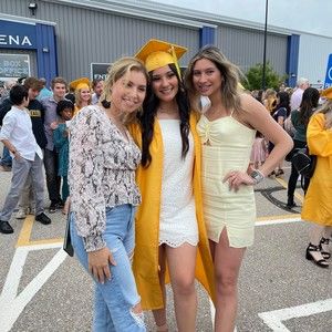 Meet your Posher, Laura